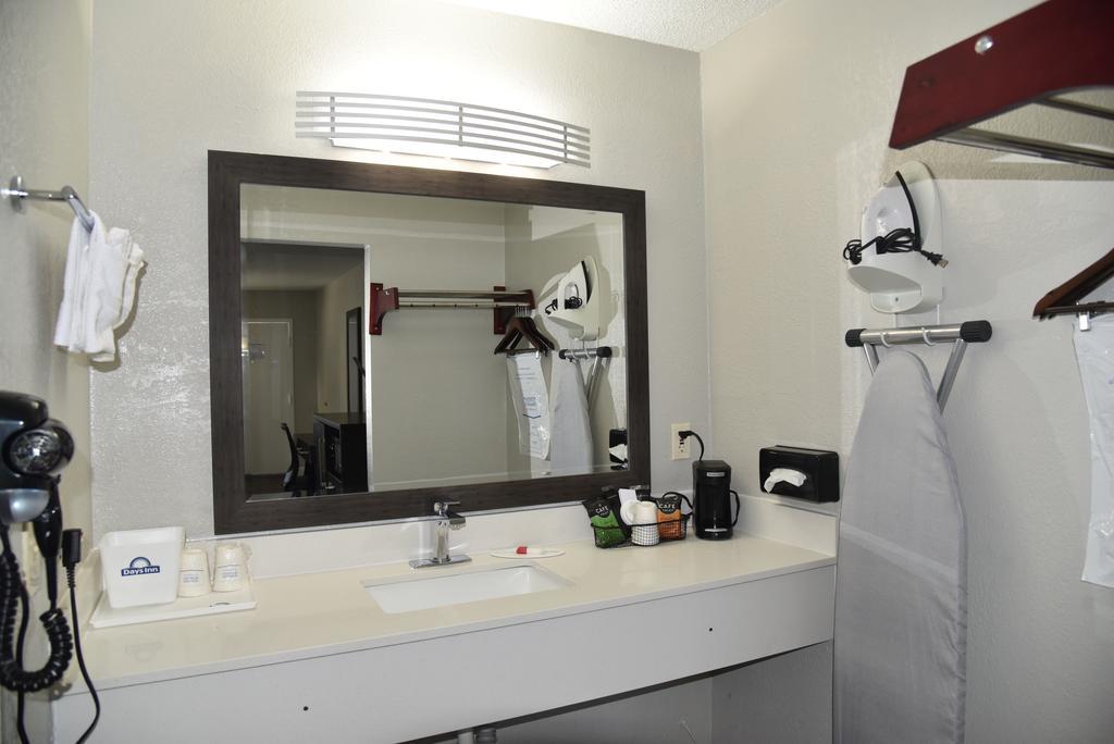 Days Inn By Wyndham Goose Creek North Charleston Extérieur photo